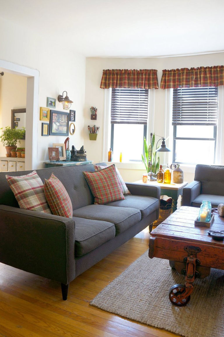 we're crushing on the primitive country decor in this city we're crushing on the primitive country decor in this city