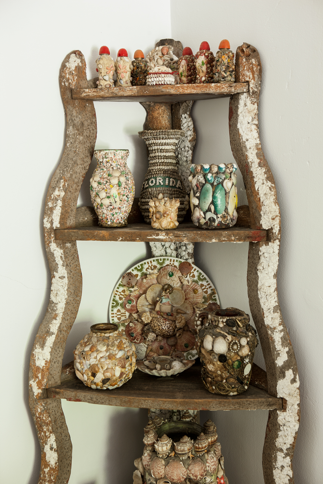 display collections - how to decorate with antiques display collections - how to decorate with antiques
