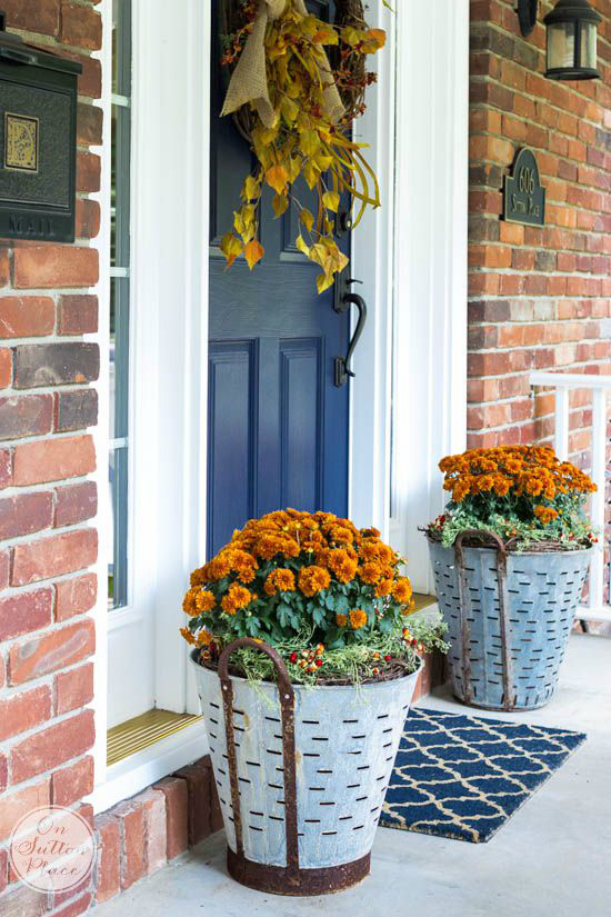 Porch Decor 37 fall porch decorating ideas - ways to decorate your porch for fall Porch Decor 37 fall porch decorating ideas - ways to decorate your porch for fall
