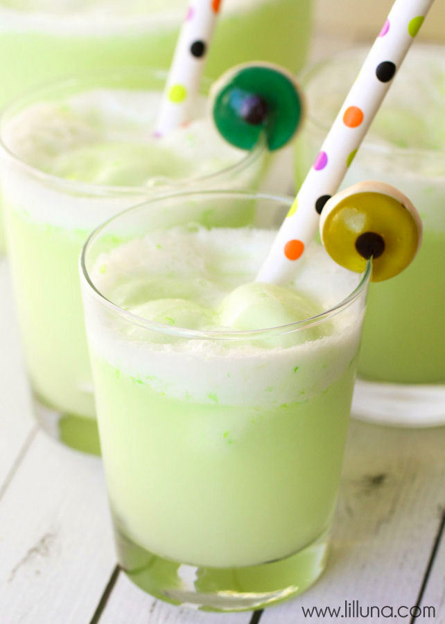 32 easy halloween cocktails drinks best recipes for halloween alcoholic drinks - Easy Alcoholic Halloween Punch 32 easy halloween cocktails drinks best recipes for halloween alcoholic drinks - Easy Alcoholic Halloween Punch
