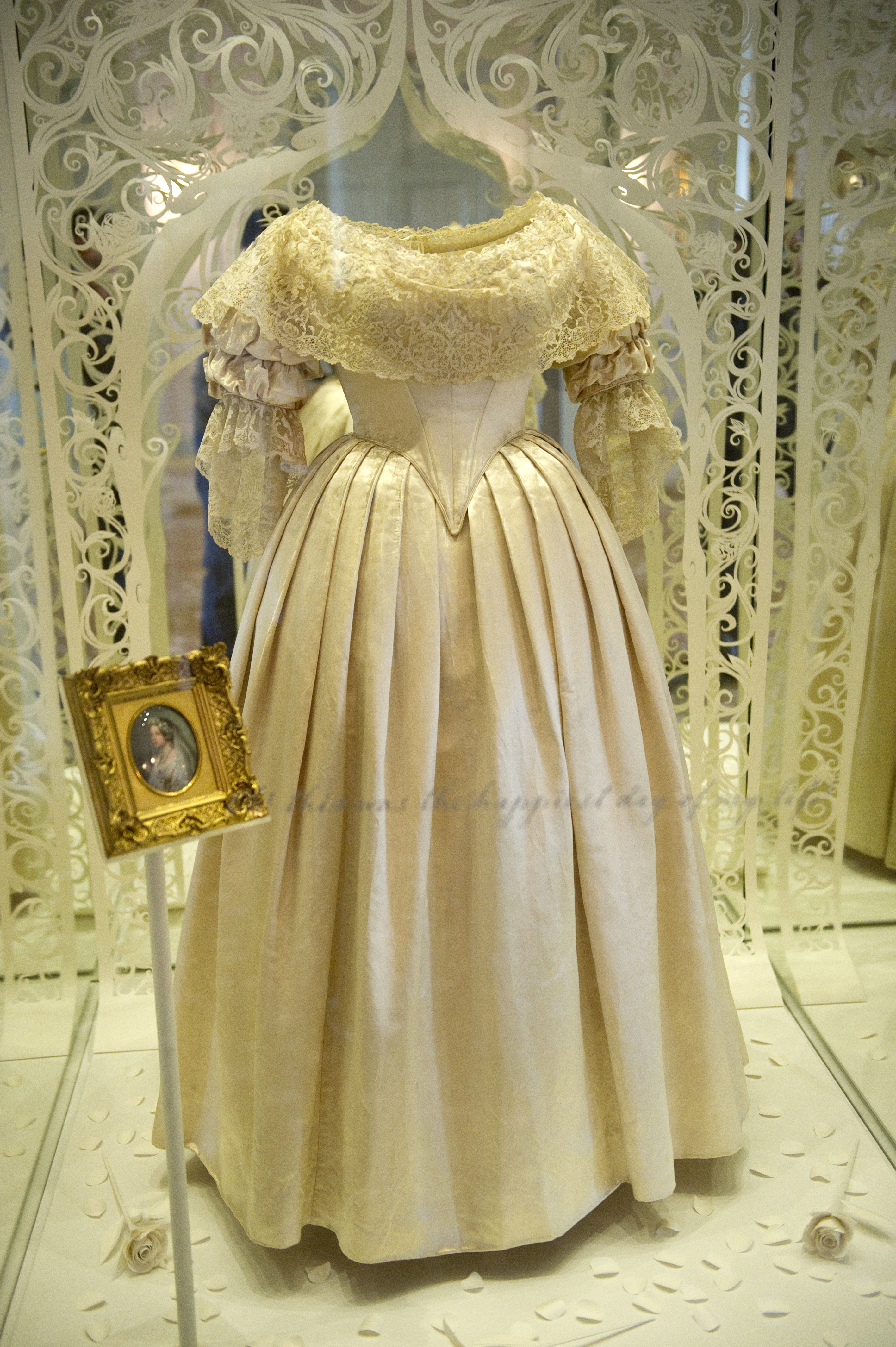 Queen Victoria and Prince Albert&rsquo;s wedding dress