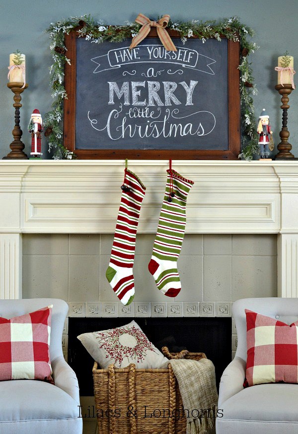 Decorating A Mantel For Christmas 35 christmas mantel decorations - ideas for holiday fireplace Decorating A Mantel For Christmas 35 christmas mantel decorations - ideas for holiday fireplace