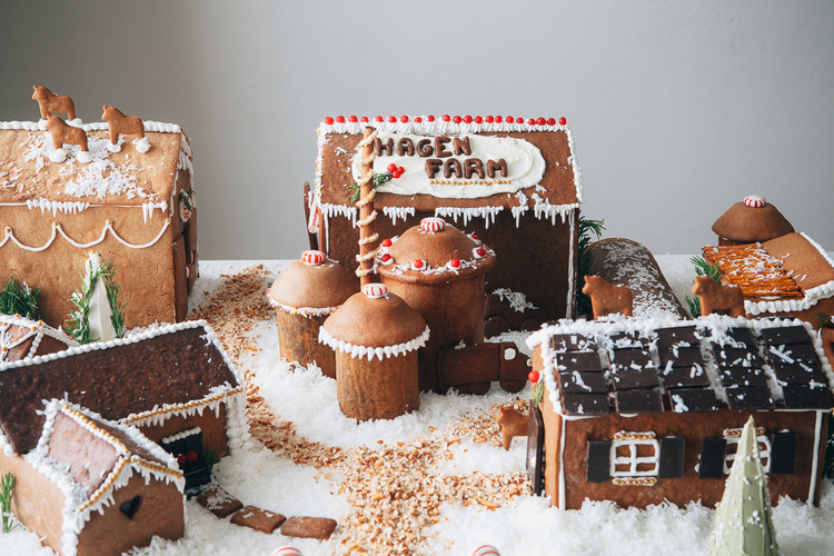 Build yourself a whole gingerbread farm!<br />See more at My Name is Yeh.<br />