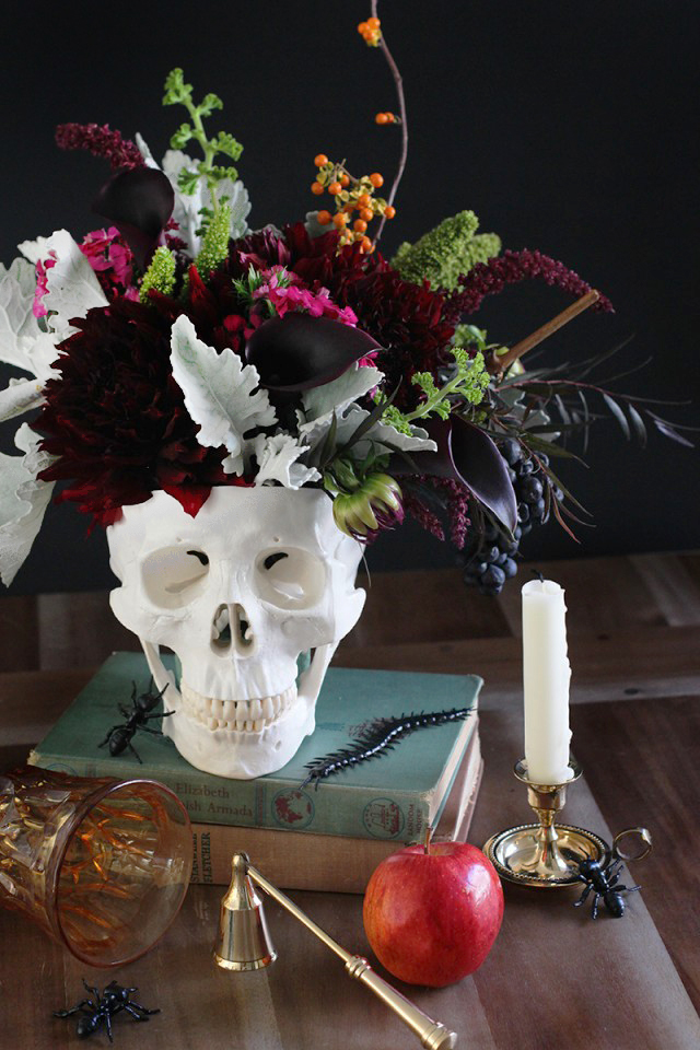 17 halloween centerpieces table decorations diy ideas for halloween themed tables - Halloween Centerpieces 17 halloween centerpieces table decorations diy ideas for halloween themed tables - Halloween Centerpieces