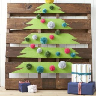 30 Diy Homemade Christmas Decorations Decor You Can Make There S No Way These Projects Won T Get You In The Holiday