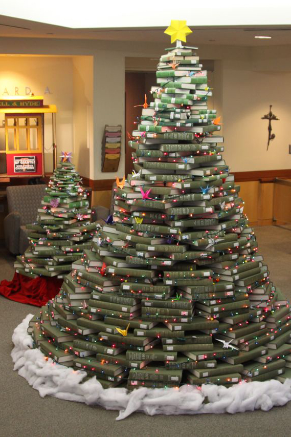 People Are Using Their Favorite Books to Make Christmas Trees Christmas Trees Made Out Of Books