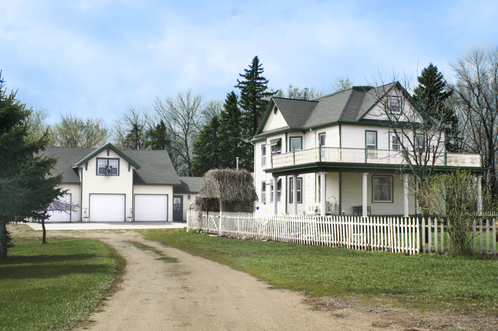 http//clv.hcdn.co/assets/17/05/980x653/countrylistingsnorthdakota