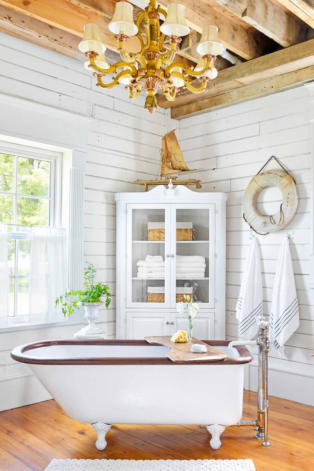 White Rustic Bathroom 37 rustic bathroom decor ideas - rustic modern bathroom designs White Rustic Bathroom 37 rustic bathroom decor ideas - rustic modern bathroom designs