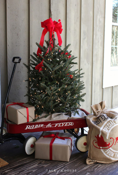 Front Porch Christmas Decorating Ideas 32 outdoor christmas decorations - ideas for outside christmas Front Porch Christmas Decorating Ideas 32 outdoor christmas decorations - ideas for outside christmas