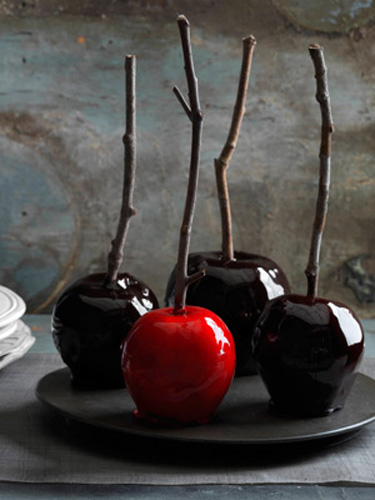 54ead256ee237_-_decadently-dark-candy-apples-recipe-clv1012-de.jpg