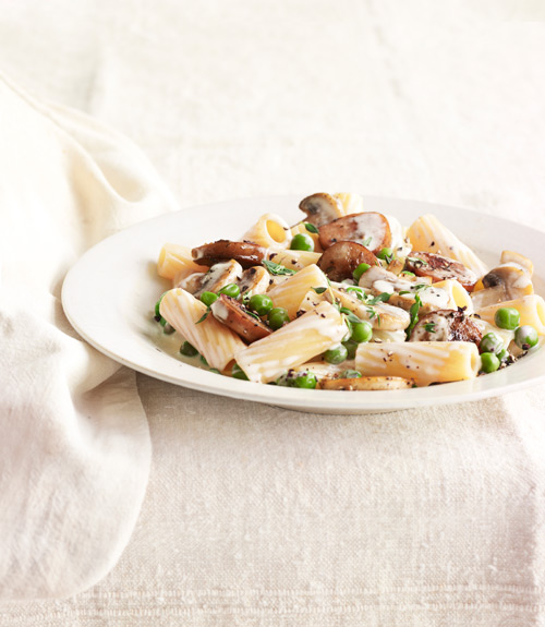 Rigatoni with Sausage, Peas, and Mushrooms Recipe