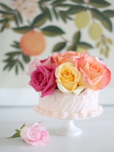 How To Decorate A Cake With Flowers Cake Decorating Ideas