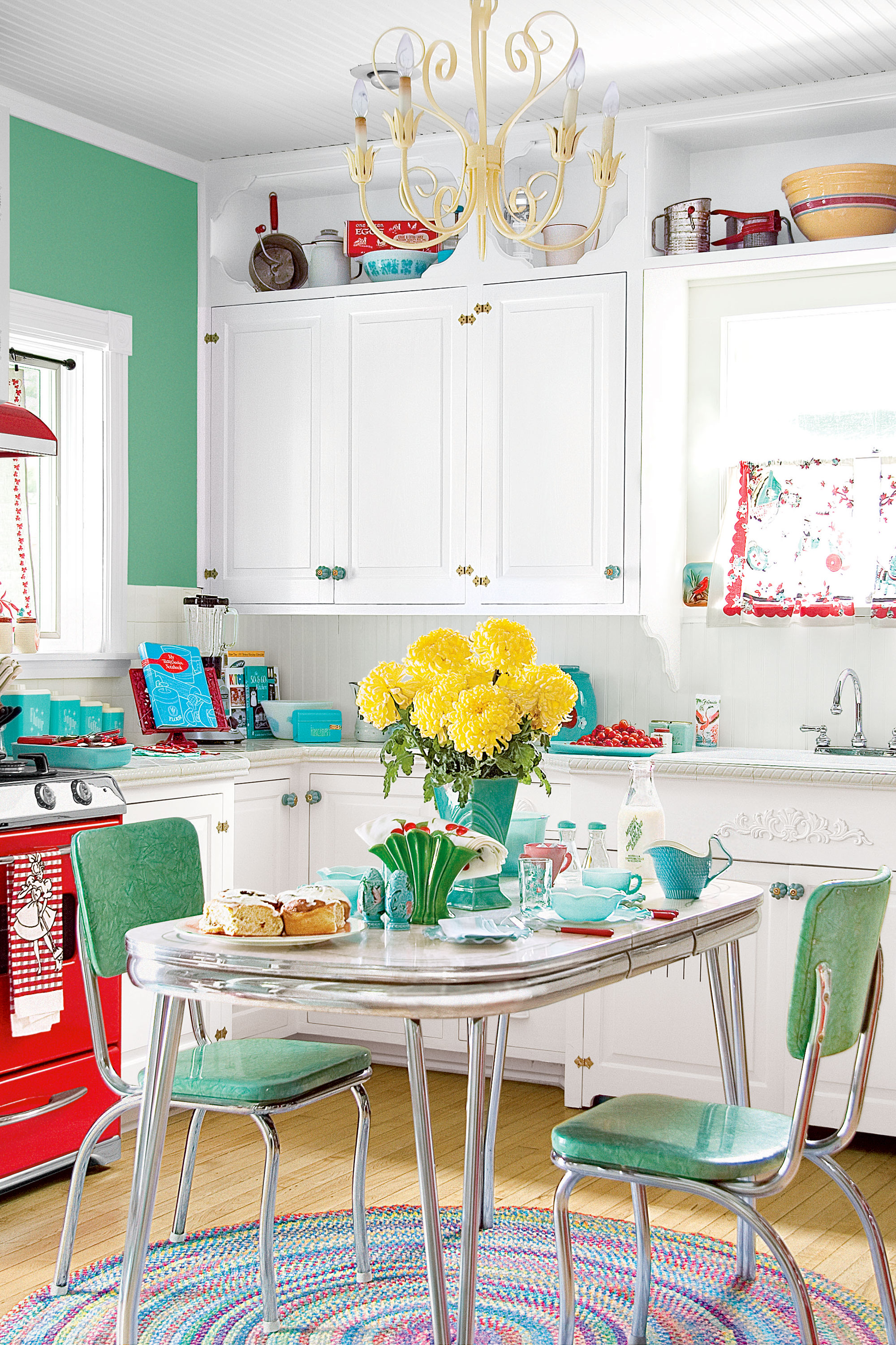 11 Retro Diner Decor Ideas for Your Kitchen - Vintage Kitchen Decor