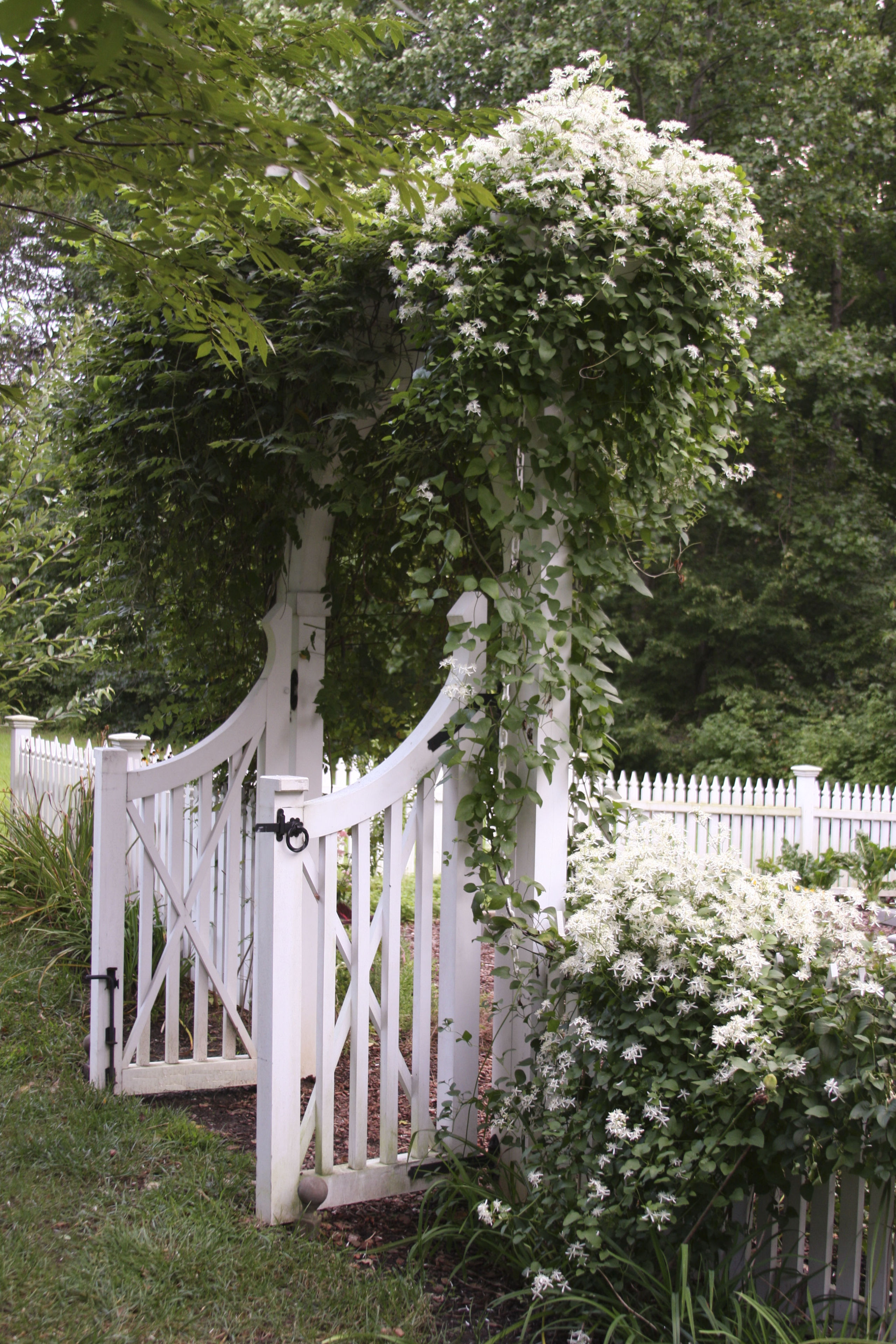 White Garden Gates PVC Double Gates For Driveways And Gardens | W: